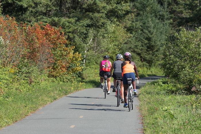 Bien s’équiper pour rouler l’été à vélo